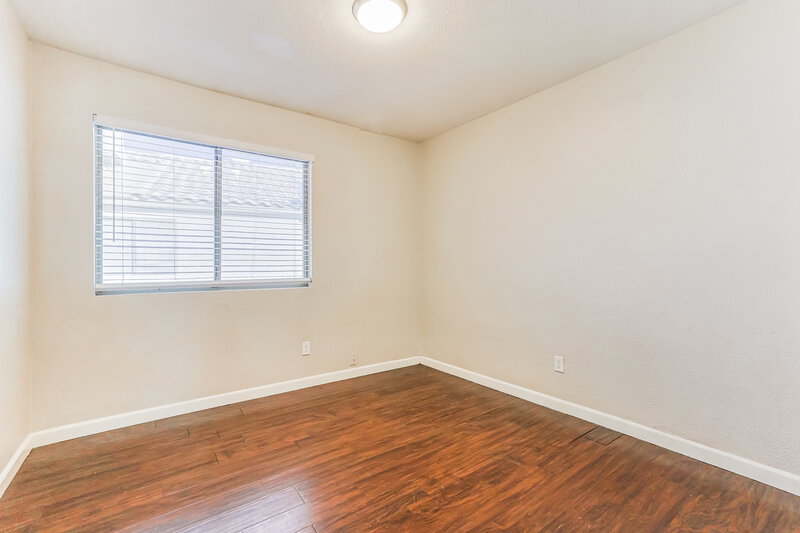 1,955/Mo, 4602 N 84th Ln Phoenix, AZ 85037 Bedroom View