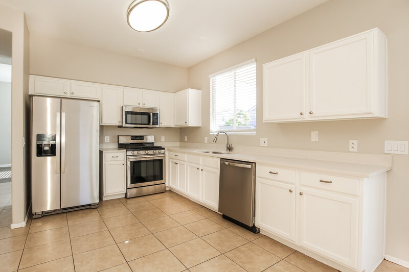 2,290/Mo, 16073 W Grant St Goodyear, AZ 85338 Kitchen View