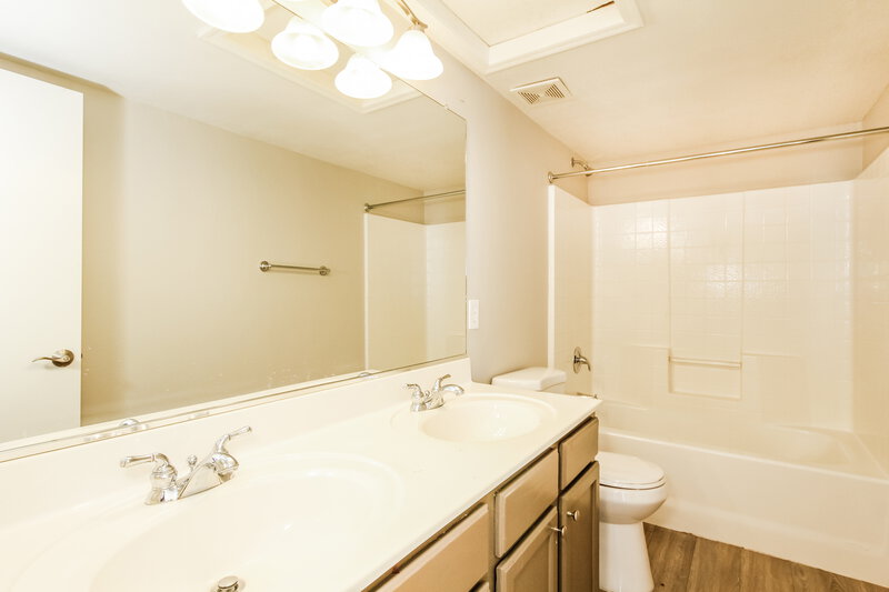 2,290/Mo, 16073 W Grant St Goodyear, AZ 85338 Bathroom View