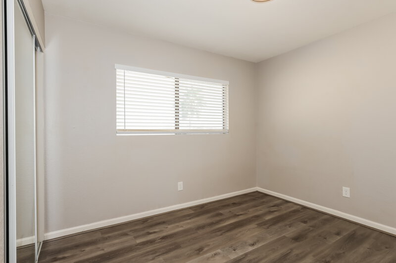 1,835/Mo, 8724 W John Cabot Rd Peoria, AZ 85382 Bedroom View 2