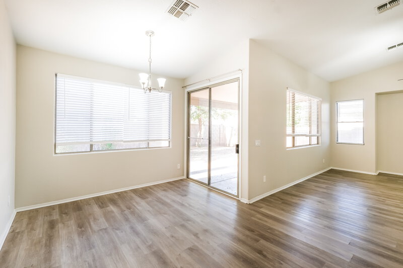 2,305/Mo, 7308 W Superior Ave Phoenix, AZ 85043 Dining Room View