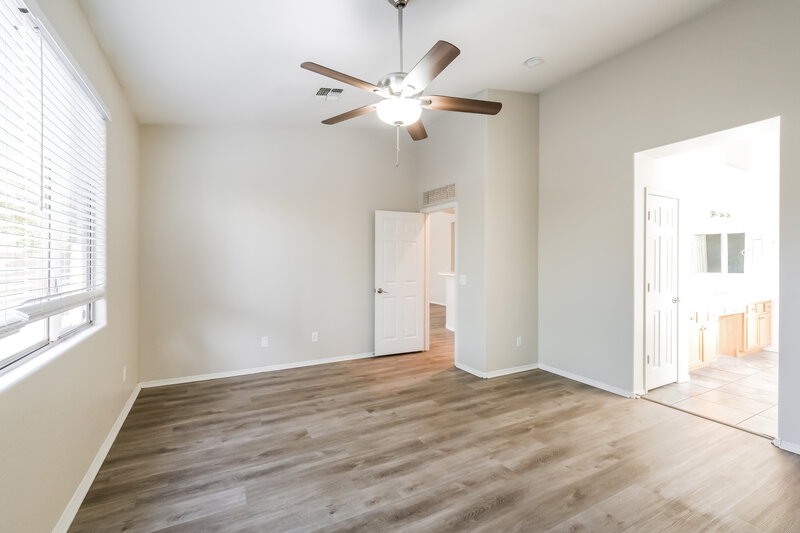 2,305/Mo, 7308 W Superior Ave Phoenix, AZ 85043 Main Bedroom View 2