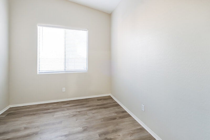 2,305/Mo, 7308 W Superior Ave Phoenix, AZ 85043 Bedroom View
