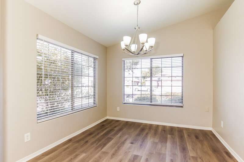 1,665/Mo, 13381 W Ocotillo Ln Surprise, AZ 85374 Dining Room View 2