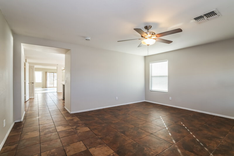 1,980/Mo, 7123 S 31st Dr Phoenix, AZ 85041 Living Room View