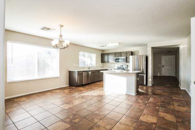 1,980/Mo, 7123 S 31st Dr Phoenix, AZ 85041 Dining Room View