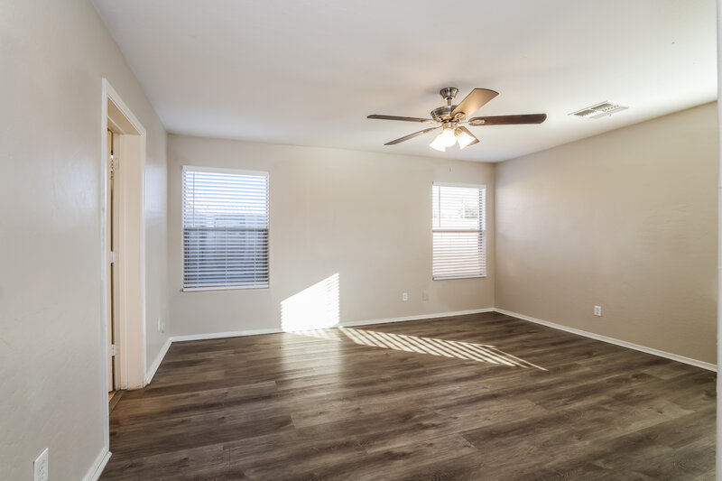 1,980/Mo, 7123 S 31st Dr Phoenix, AZ 85041 Main Bedroom View