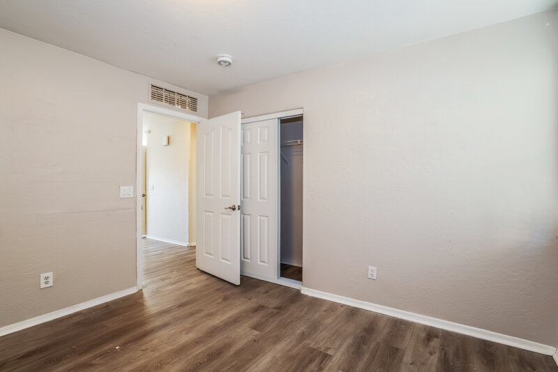 1,980/Mo, 7123 S 31st Dr Phoenix, AZ 85041 Bedroom View