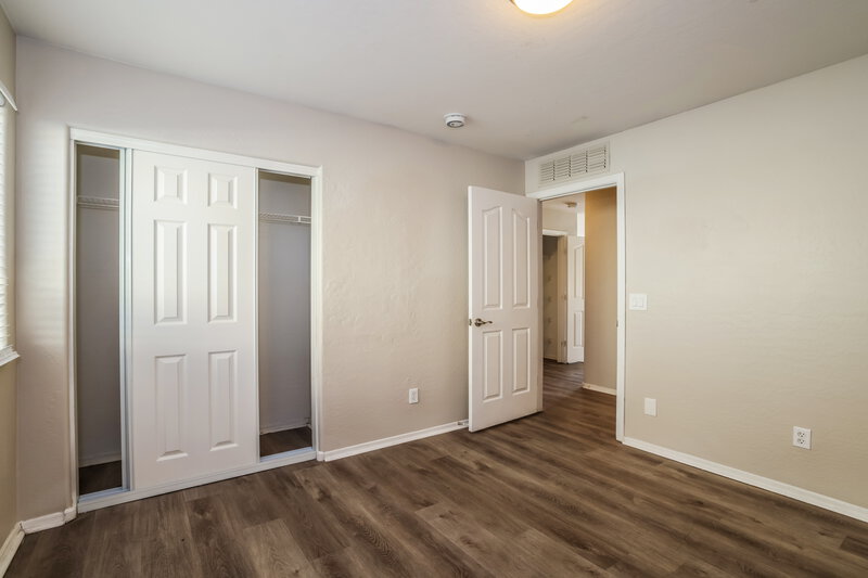 1,980/Mo, 7123 S 31st Dr Phoenix, AZ 85041 Bedroom View 2
