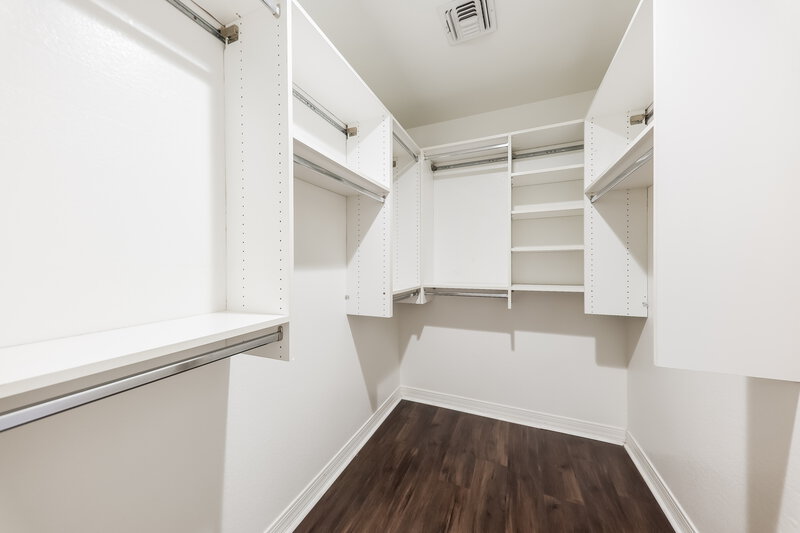 1,980/Mo, 8264 W Purdue Ave Peoria, AZ 85345 Walk In Closet View