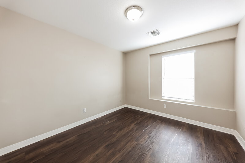 1,980/Mo, 8264 W Purdue Ave Peoria, AZ 85345 Bedroom View