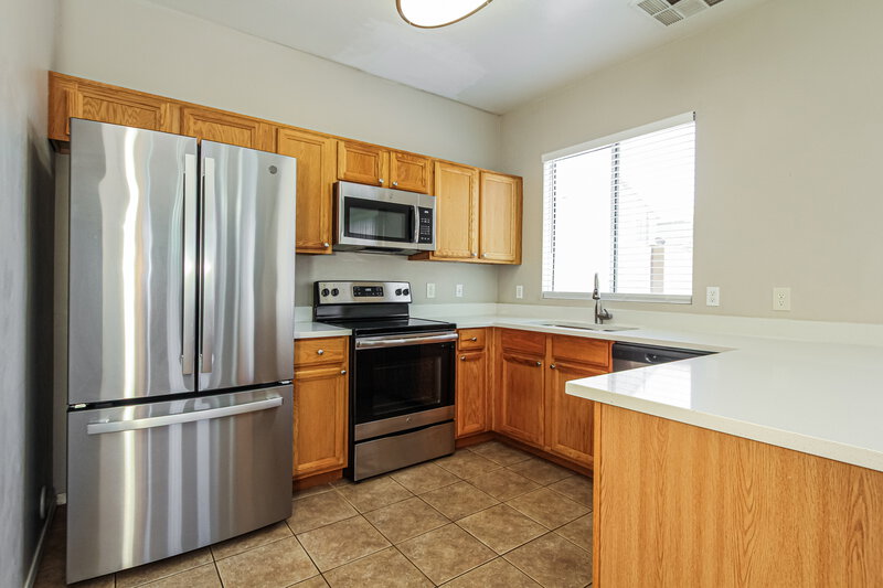 2,090/Mo, 3917 W Minton St Phoenix, AZ 85041 Kitchen View
