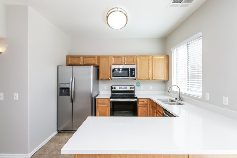 2,265/Mo, 3917 W Minton St Phoenix, AZ 85041 Kitchen View
