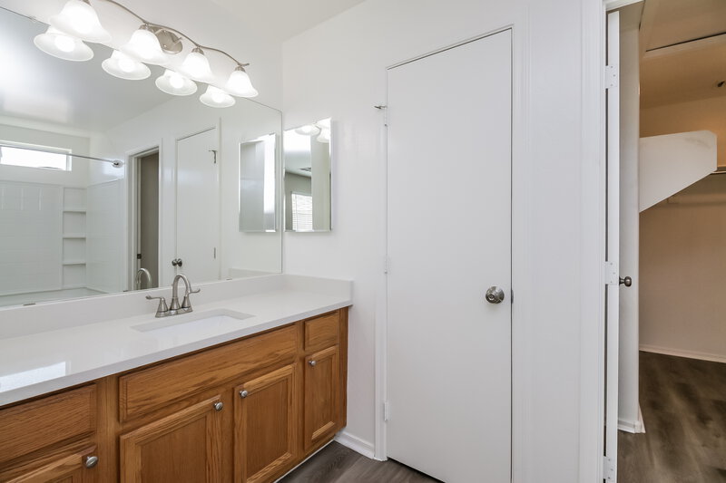 2,265/Mo, 3917 W Minton St Phoenix, AZ 85041 Master Bathroom View