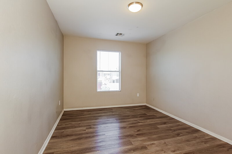 2,090/Mo, 3917 W Minton St Phoenix, AZ 85041 Bedroom View 5