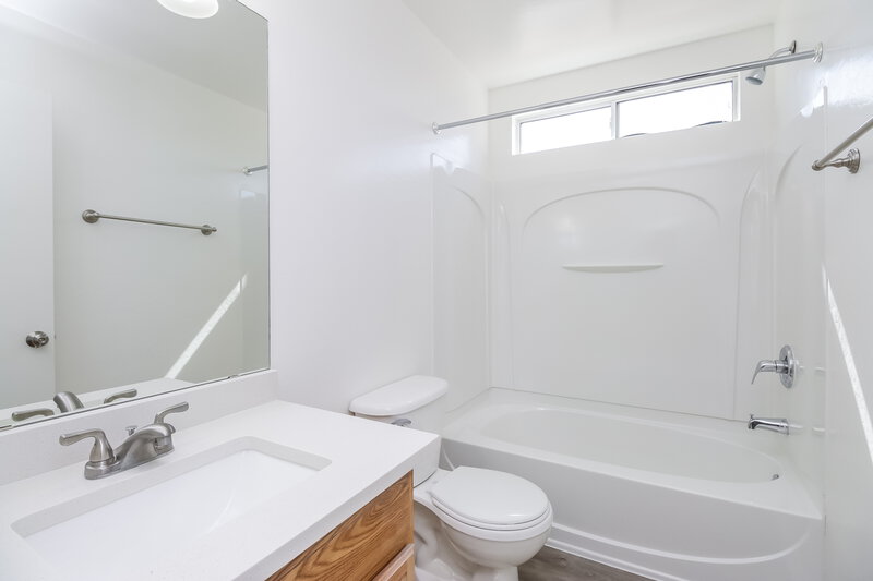 2,265/Mo, 3917 W Minton St Phoenix, AZ 85041 Bathroom View 2