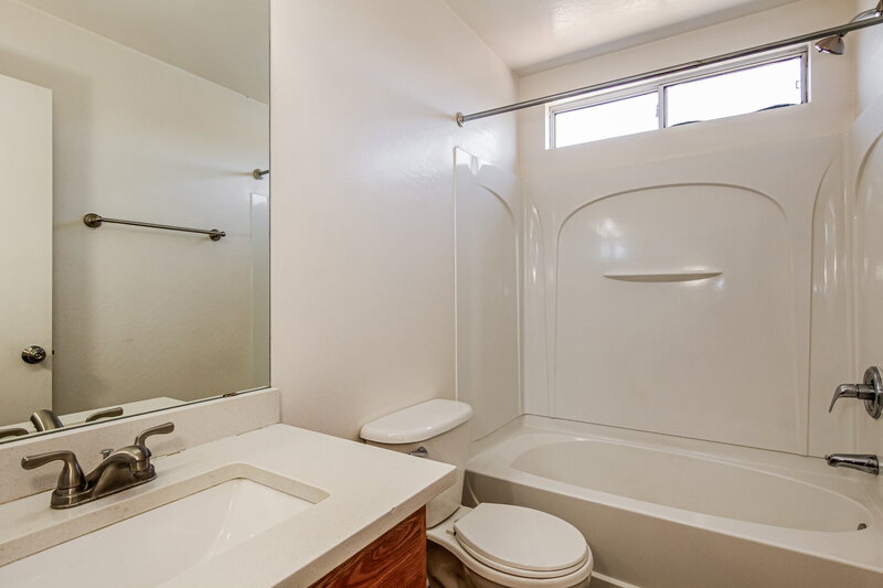 2,090/Mo, 3917 W Minton St Phoenix, AZ 85041 Bathroom View