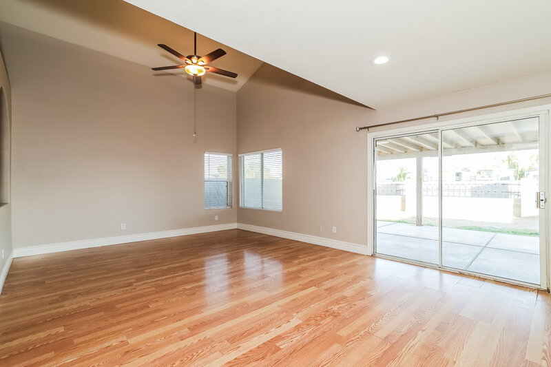 1,925/Mo, 10013 W Montecito Ave Phoenix, AZ 85037 Dining Room View