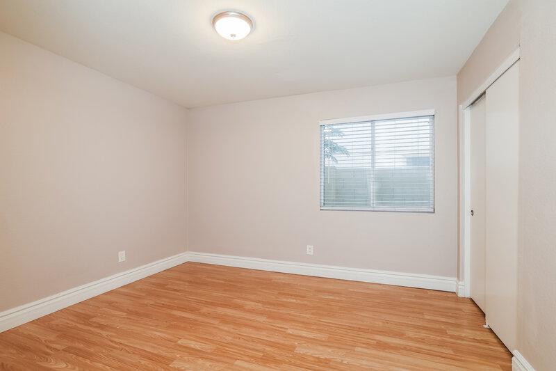 1,925/Mo, 10013 W Montecito Ave Phoenix, AZ 85037 Bedroom View