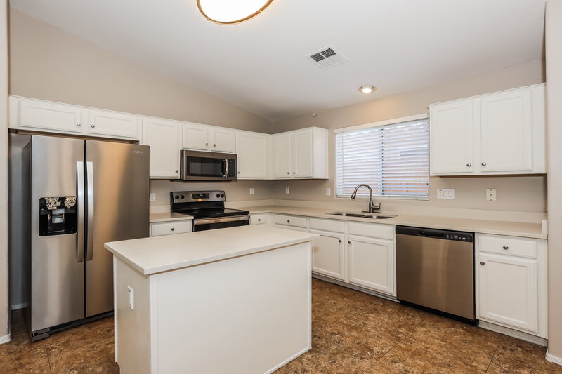 1,990/Mo, 3312 W Five Mile Peak Dr San Tan Valley, AZ 85142 Kitchen View