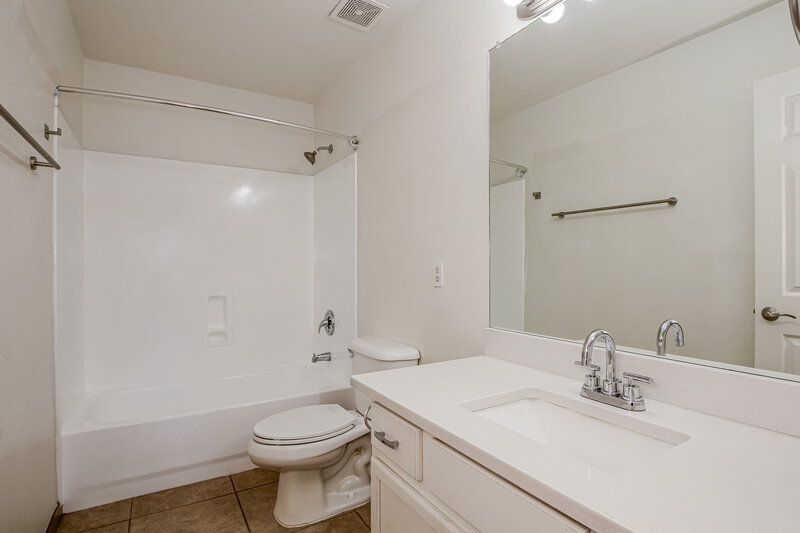 1,930/Mo, 17463 W Ventura St Surprise, AZ 85388 Main Bathroom View