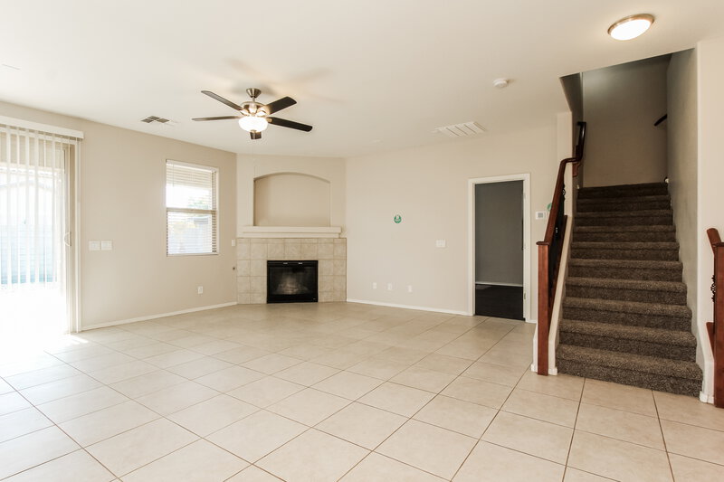 2,550/Mo, 16967 W Hilton Ave Goodyear, AZ 85338 Living Room View