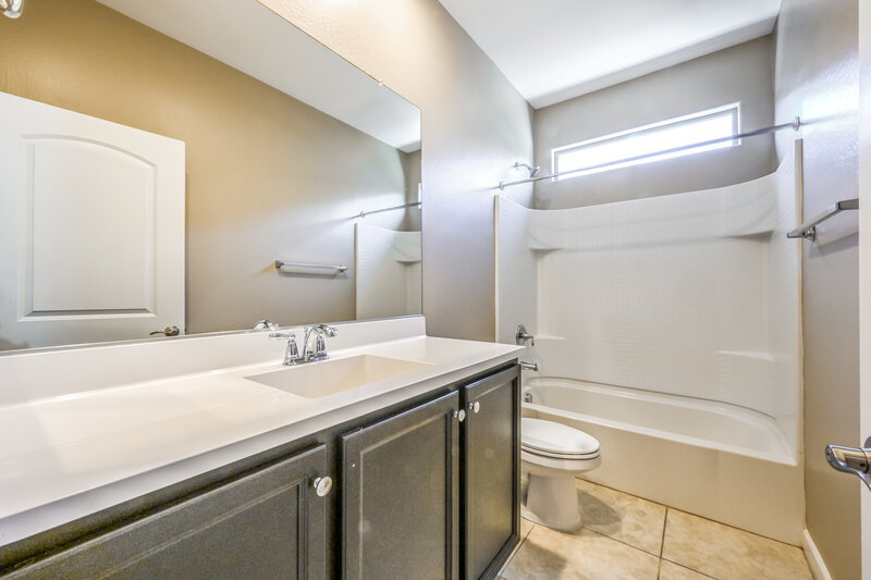 2,030/Mo, 17157 W Lisbon Ln Surprise, AZ 85388 Bathroom View