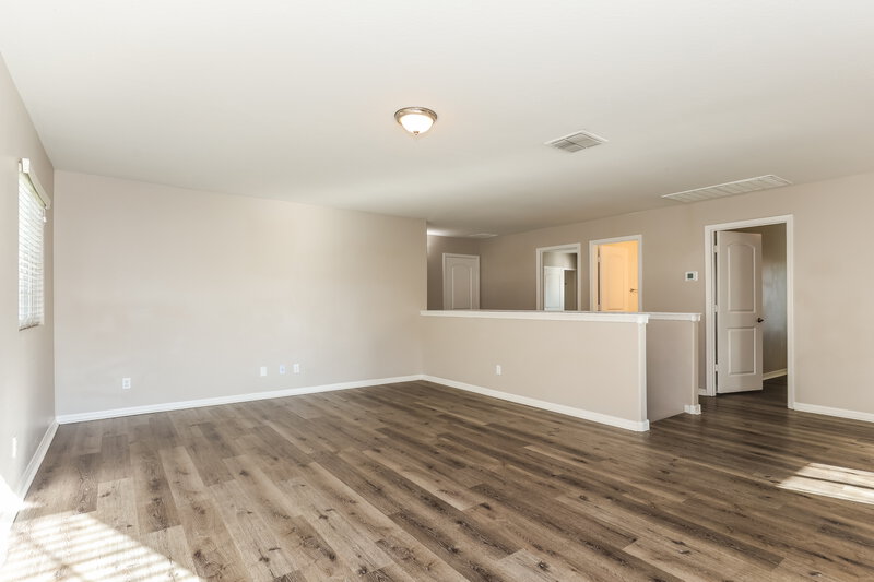 2,795/Mo, 5809 S 27th Ln Phoenix, AZ 85041 Loft View