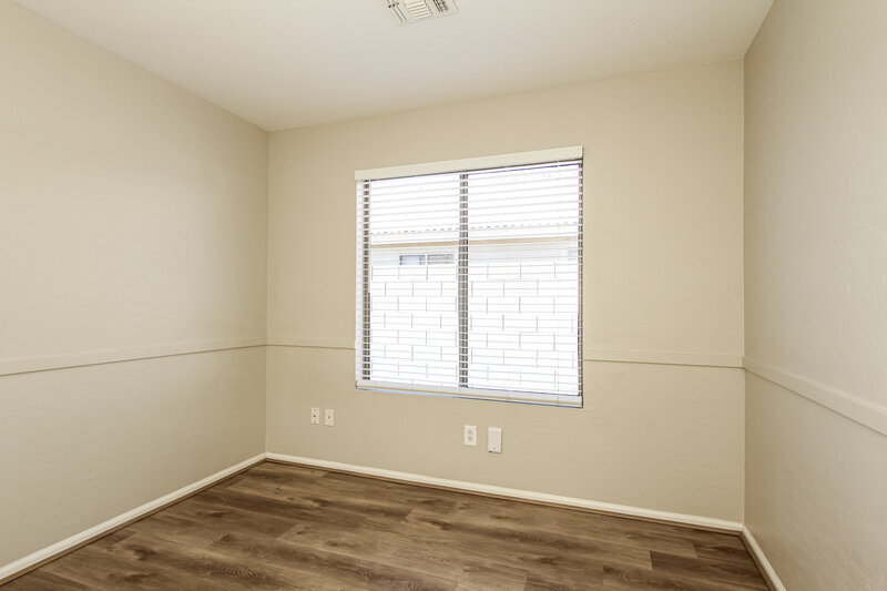 1,700/Mo, 13273 W Mauna Loa Ln Surprise, AZ 85379 Bedroom View 3