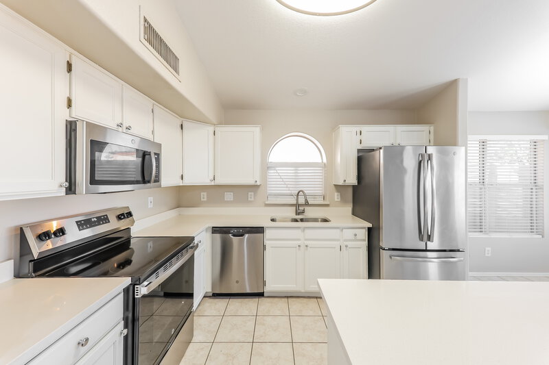 3,150/Mo, 2709 N 122nd Avenue Avondale, AZ 85392 Kitchen View 2