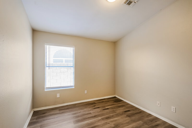2,140/Mo, 2709 N 122nd Avenue Avondale, AZ 85392 Bedroom View 3