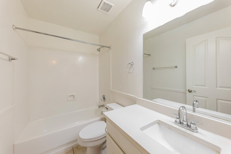 3,150/Mo, 2709 N 122nd Avenue Avondale, AZ 85392 Bathroom View