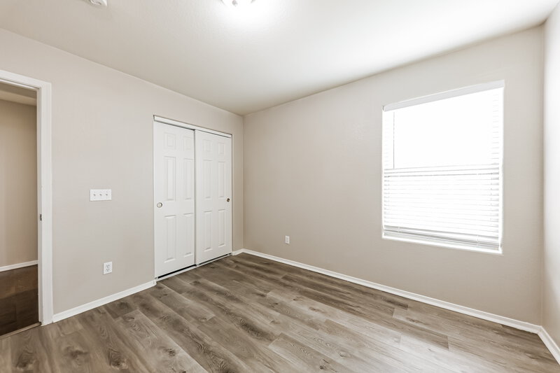 2,020/Mo, 18538 W Fairway Dr Surprise, AZ 85374 Bedroom View