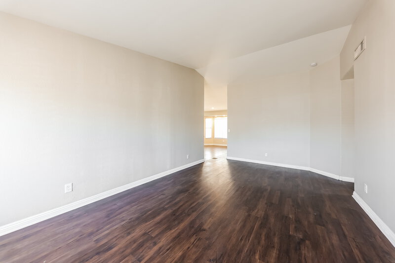 2,095/Mo, 6634 W Pima Street Phoenix, AZ 85043 Living Room View