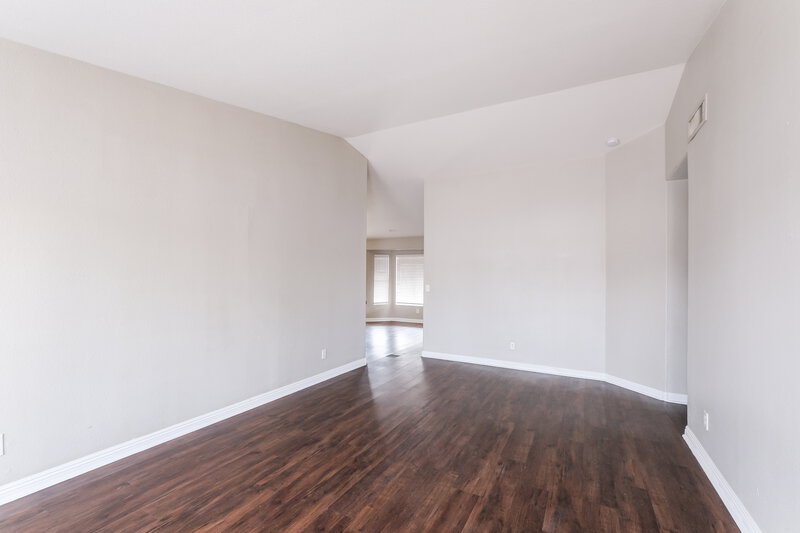1,870/Mo, 6634 W Pima Street Phoenix, AZ 85043 Living Room View