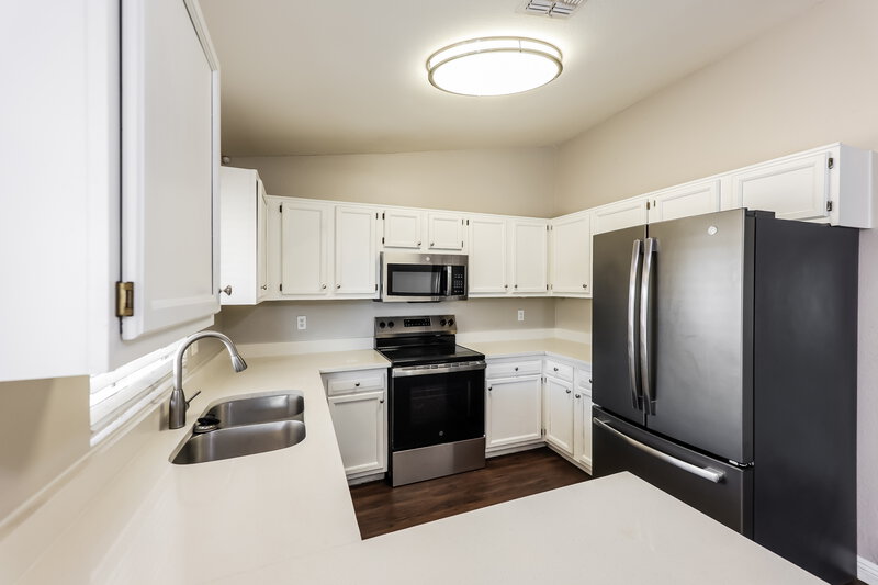 2,095/Mo, 6634 W Pima Street Phoenix, AZ 85043 Kitchen View