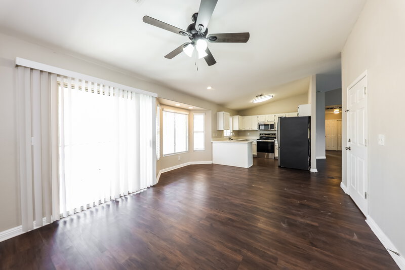 2,095/Mo, 6634 W Pima Street Phoenix, AZ 85043 Family Room View 2