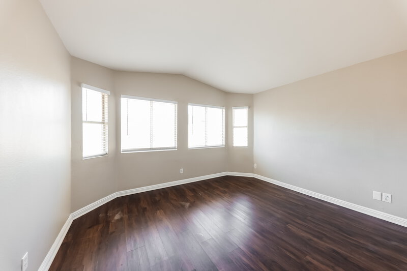 2,095/Mo, 6634 W Pima Street Phoenix, AZ 85043 Main Bedroom View 2