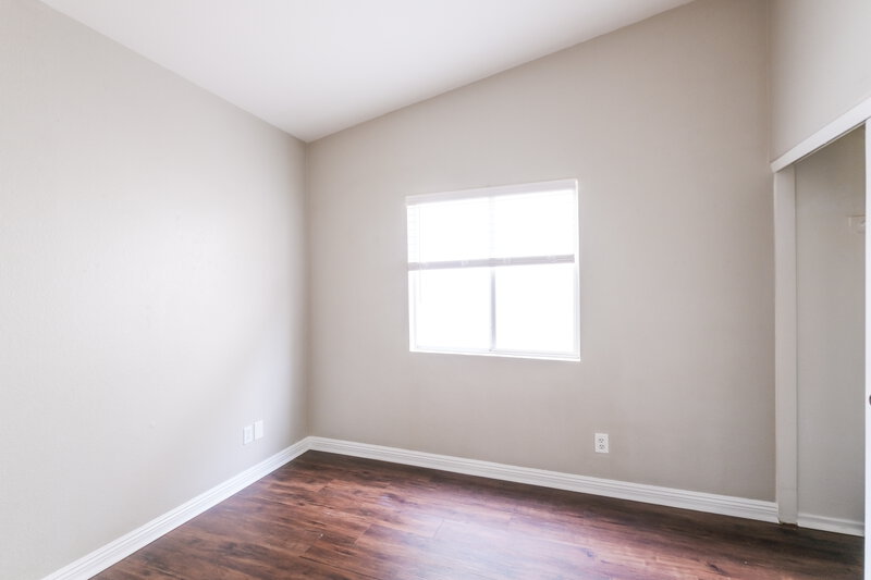 1,870/Mo, 6634 W Pima Street Phoenix, AZ 85043 Bedroom View