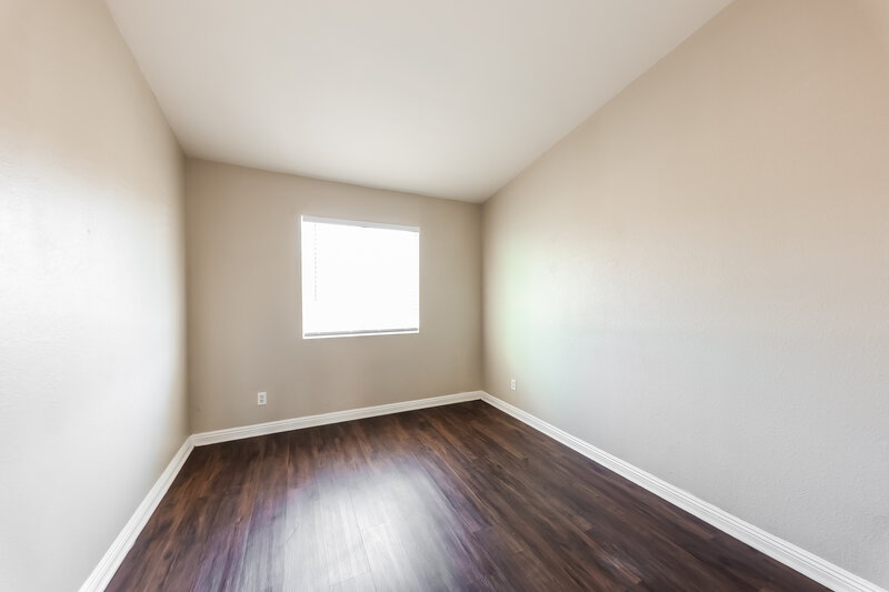 2,095/Mo, 6634 W Pima Street Phoenix, AZ 85043 Bedroom View 3
