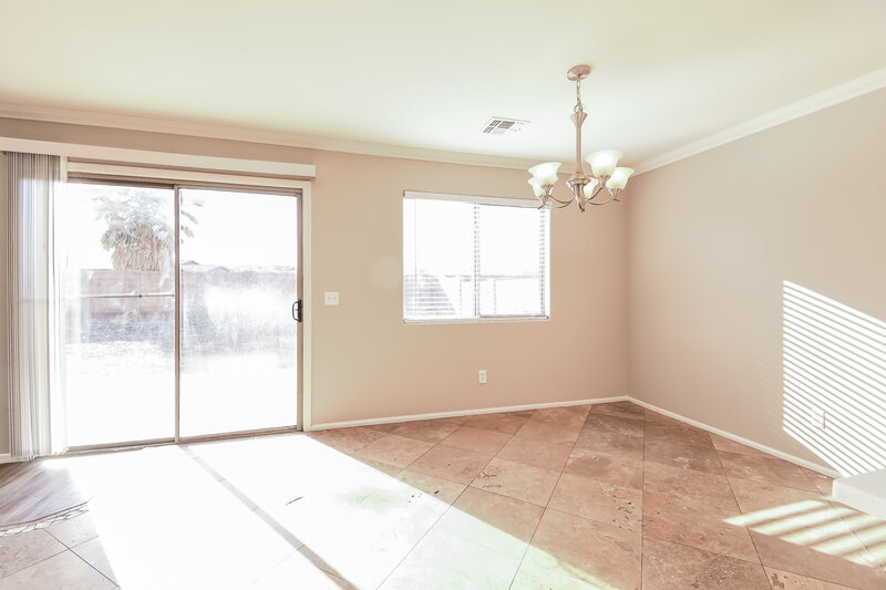 2,085/Mo, 135 W Brangus Way San Tan Valley, AZ 85143 Dining Room View 2