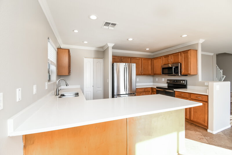 2,085/Mo, 135 W Brangus Way San Tan Valley, AZ 85143 Kitchen View 2
