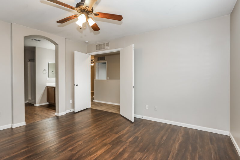 1,995/Mo, 339 S Travis Mesa, AZ 85208 Main Bedroom View 2