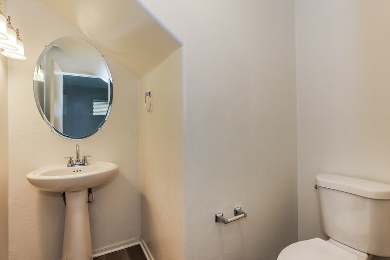 1,995/Mo, 339 S Travis Mesa, AZ 85208 Bathroom View 2