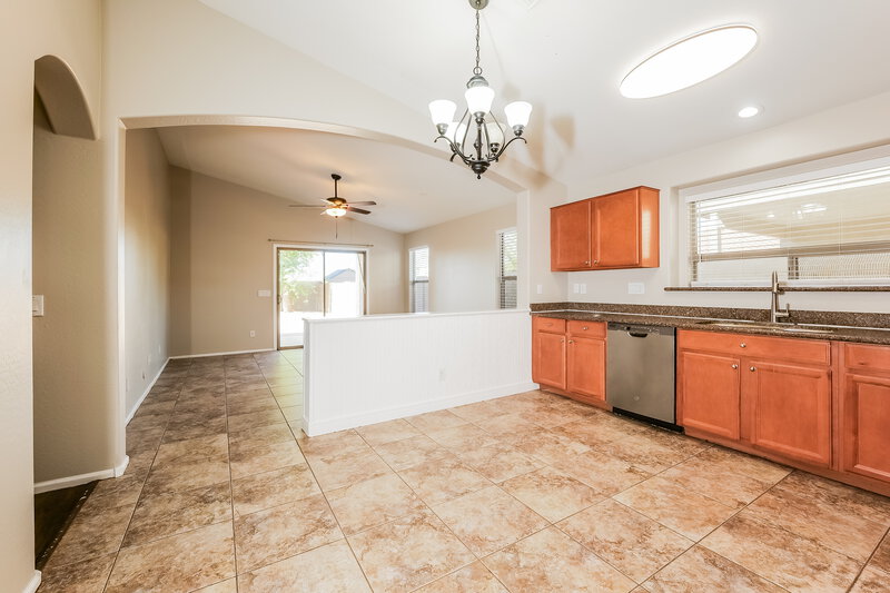 1,890/Mo, 1649 E Leslie Ave San Tan Valley, AZ 85140 Kitchen View
