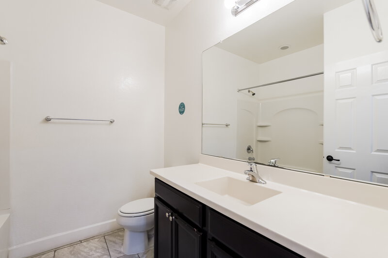 2,125/Mo, 1720 S 104th Ln Tolleson, AZ 85353 Bathroom View