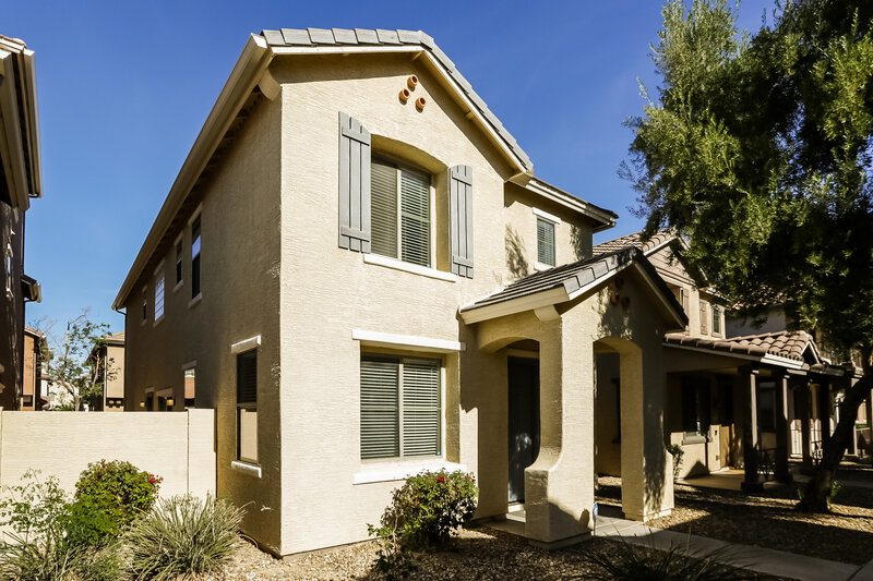 2,025/Mo, 7040 S 7th Ln Phoenix, AZ 85041 External View