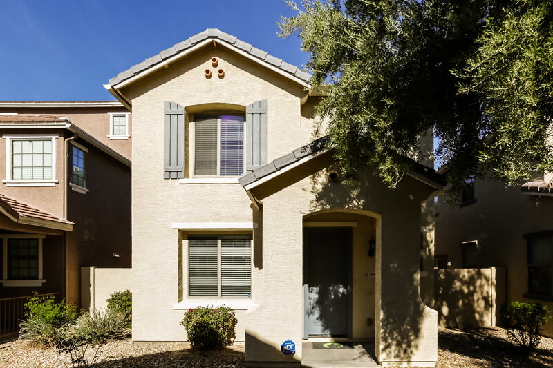 2,025/Mo, 7040 S 7th Ln Phoenix, AZ 85041 Front View