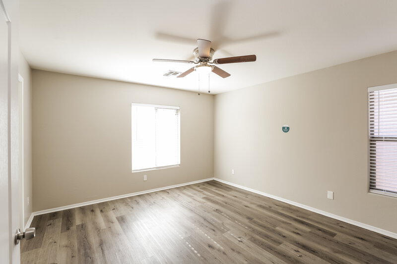 2,025/Mo, 7040 S 7th Ln Phoenix, AZ 85041 Bedroom View
