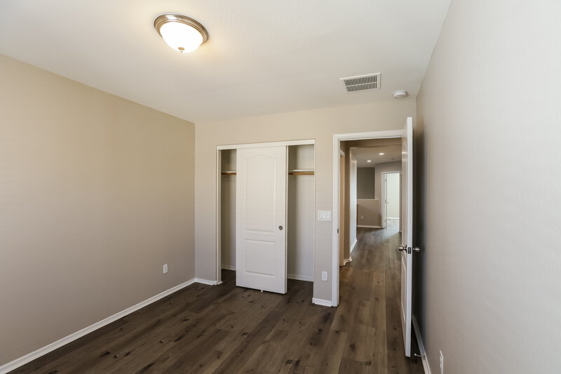 2,025/Mo, 7040 S 7th Ln Phoenix, AZ 85041 Bedroom View 3